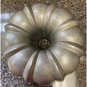 Vintage Heavy Duty Bundt Cake Pan Northland Aluminum Products USA Baking Cooking